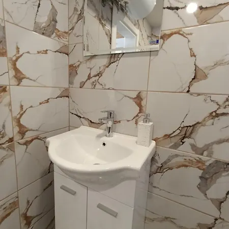 Including Parking Place 索菲亞